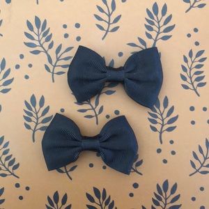 Black Bow Pins